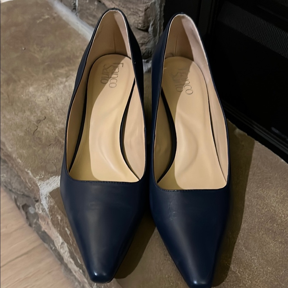 Franco Sarto Women's French Navy leather Pumps